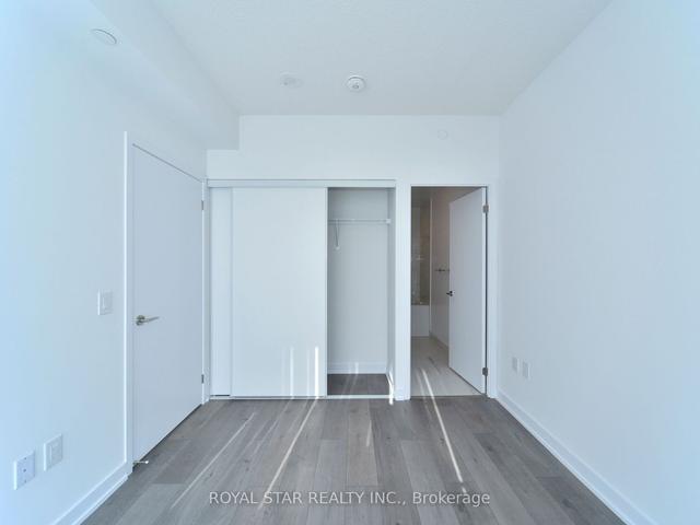 909 - 10 Honeycrisp Cres, Condo with 2 bedrooms, 2 bathrooms and 1 parking in Vaughan ON | Image 24