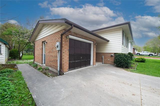 255 King St E, House detached with 3 bedrooms, 1 bathrooms and 4 parking in Wellington North ON | Image 5