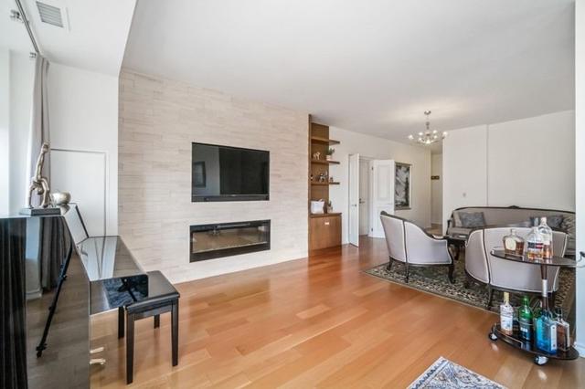 909 - 168 King St E, Condo with 3 bedrooms, 2 bathrooms and 2 parking in Toronto ON | Image 35