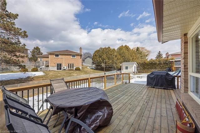 886 Woodside Dr, House detached with 3 bedrooms, 2 bathrooms and null parking in Kingston ON | Image 38