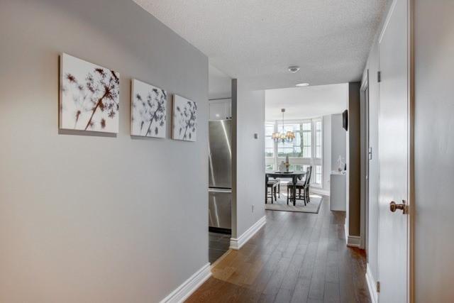 804 - 10 Kenneth Ave, Condo with 2 bedrooms, 2 bathrooms and 1 parking in North York ON | Image 3