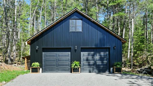 1713 Centennial Lake Rd, House detached with 3 bedrooms, 1 bathrooms and 8 parking in Greater Madawaska ON | Image 2