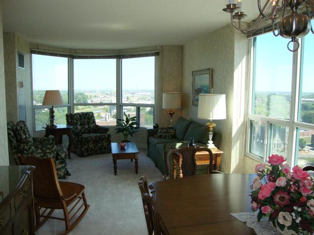 PH-2 - 100 Millside Dr, Condo with 2 bedrooms, 2 bathrooms and null parking in Milton ON | Image 3