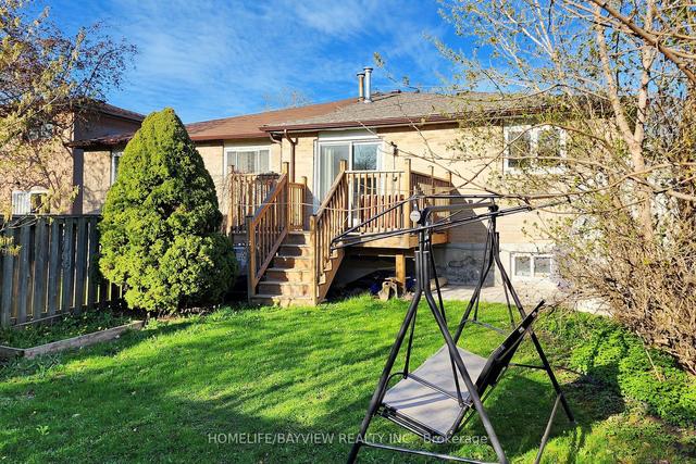 MAIN - 14 Crispin Cres, House semidetached with 3 bedrooms, 1 bathrooms and 2 parking in North York ON | Image 27