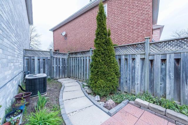 9 Hood Cres, House detached with 4 bedrooms, 3 bathrooms and 2 parking in Brampton ON | Image 18