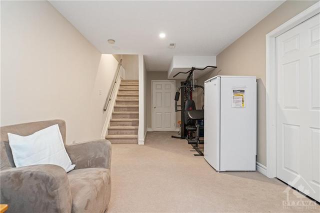 1778 Jersey St, Townhouse with 3 bedrooms, 2 bathrooms and 3 parking in Ottawa ON | Image 22