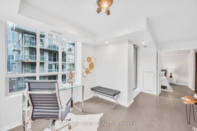 1415 - 140 Simcoe St, Condo with 2 bedrooms, 2 bathrooms and 1 parking in Toronto ON | Image 34