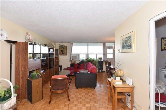 909 - 2550 Pharmacy Ave, Condo with 2 bedrooms, 1 bathrooms and 1 parking in Scarborough ON | Image 3