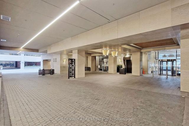 1804 - 188 Cumberland St, Condo with 2 bedrooms, 2 bathrooms and 1 parking in Toronto ON | Image 35