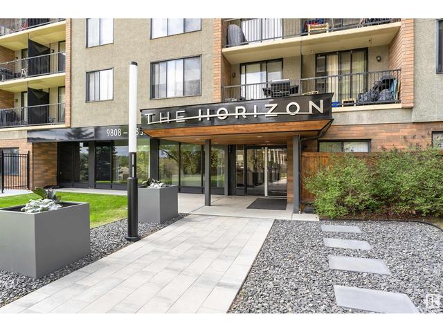 1001 - 9808 103 St Nw, Condo with 2 bedrooms, 2 bathrooms and 2 parking in Edmonton AB | Image 3