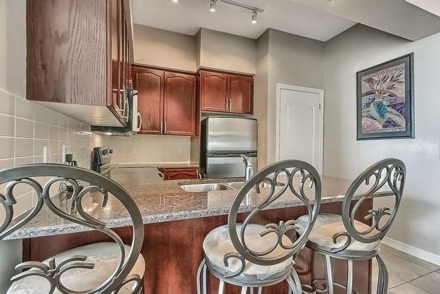 PH1 - 88 Promenade Cir, Condo with 2 bedrooms, 2 bathrooms and 2 parking in Thornhill ON | Image 5
