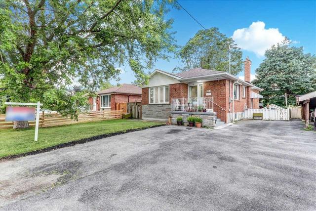 884 Scarborough Golf Club Rd, House detached with 3 bedrooms, 2 bathrooms and 4 parking in Scarborough ON | Image 1