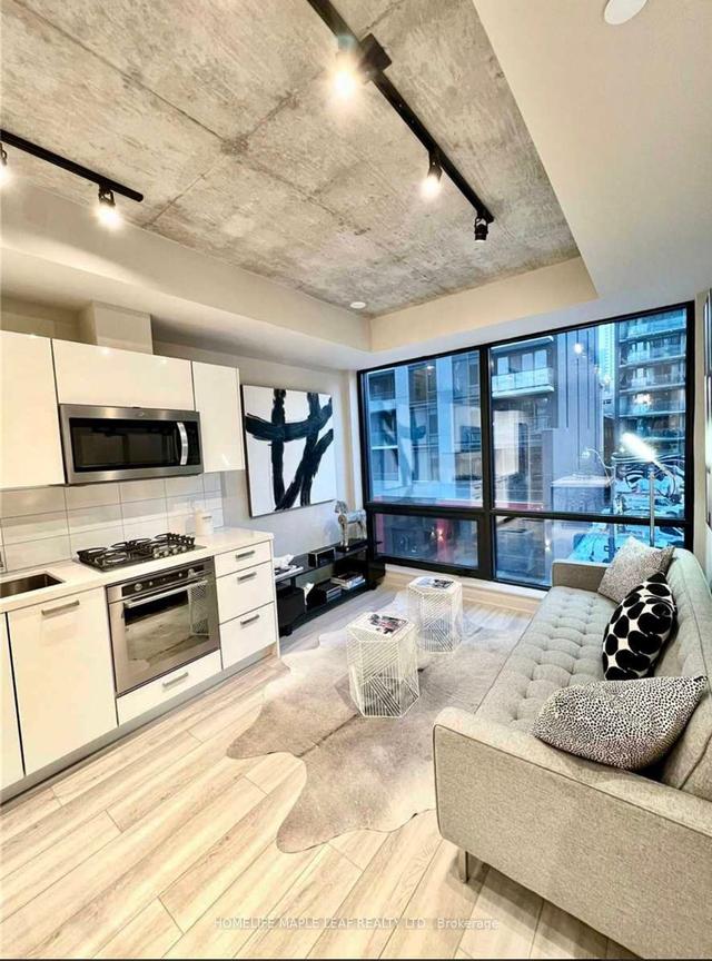 803 - 458 Richmond St W, Condo with 1 bedrooms, 1 bathrooms and 0 parking in Toronto ON | Image 1