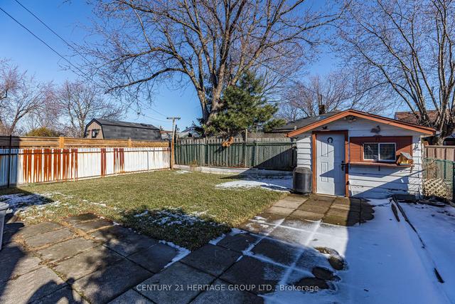 325 E 16th St, House detached with 3 bedrooms, 2 bathrooms and 3 parking in Hamilton ON | Image 26