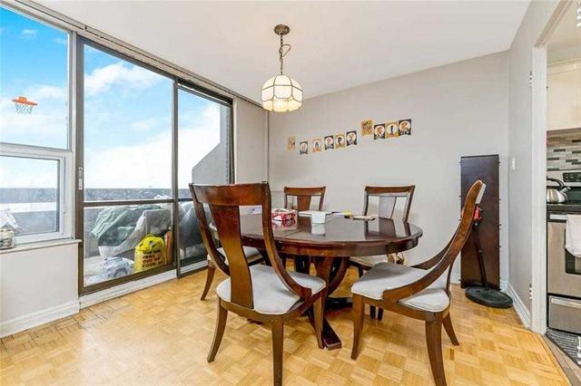 PH19 - 11 Wincott Dr, Condo with 2 bedrooms, 1 bathrooms and 1 parking in Etobicoke ON | Image 5