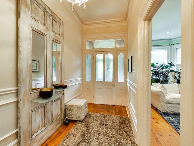 MAIN - 205 Seaton St, House semidetached with 4 bedrooms, 2 bathrooms and 1 parking in Toronto ON | Image 3