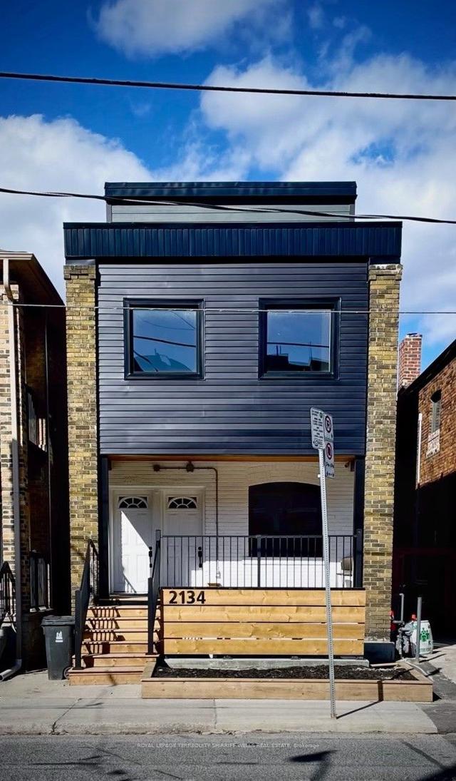 MAIN - 2134 Dundas St W, House detached with 2 bedrooms, 2 bathrooms and 0 parking in Toronto ON | Image 1