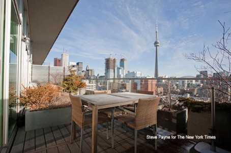 PH04 - 388 Richmond St W, Condo with 2 bedrooms, 3 bathrooms and 1 parking in Toronto ON | Image 1