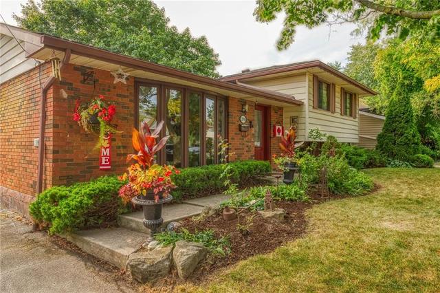 2096 Mount Royal Ave, House detached with 3 bedrooms, 1 bathrooms and 2 parking in Burlington ON | Image 3