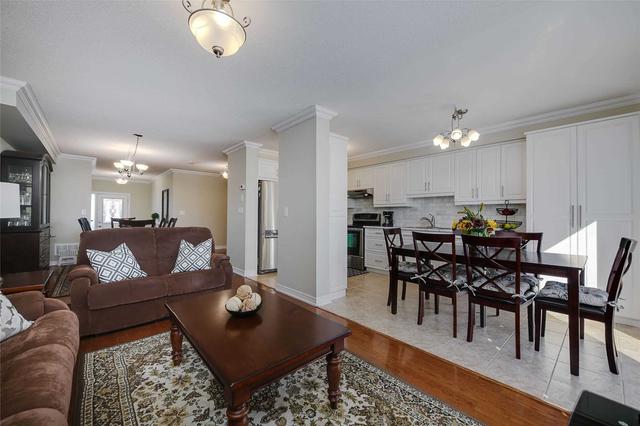 9 Lake Cres, House attached with 3 bedrooms, 4 bathrooms and 2 parking in Barrie ON | Image 7