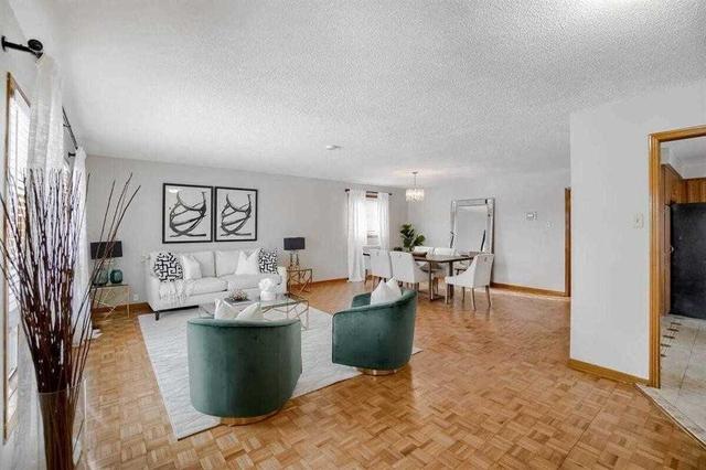 MAIN - 199 Paisley Blvd W, House detached with 3 bedrooms, 2 bathrooms and 4 parking in Mississauga ON | Image 8