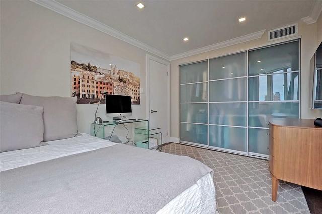 PH2 - 1055 Bay St, Condo with 2 bedrooms, 2 bathrooms and 1 parking in Toronto ON | Image 24