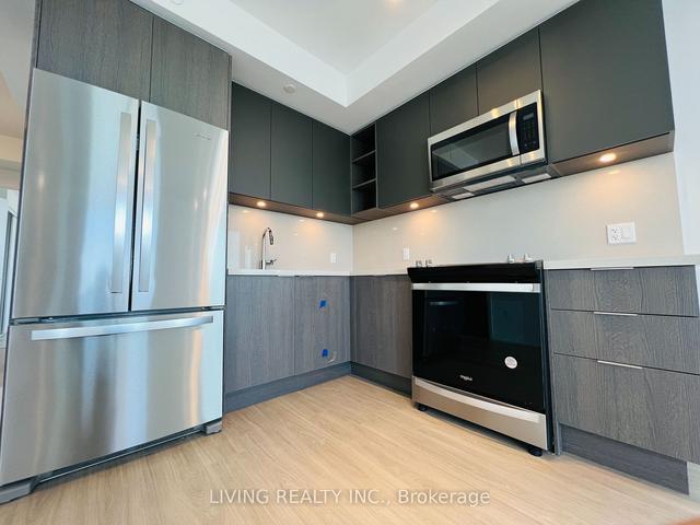 3519 - 50 Dunfield Ave, Condo with 3 bedrooms, 2 bathrooms and 1 parking in Toronto ON | Image 7
