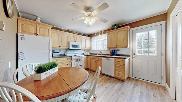 909 Sylvia St, House semidetached with 3 bedrooms, 2 bathrooms and 3 parking in Oshawa ON | Image 24