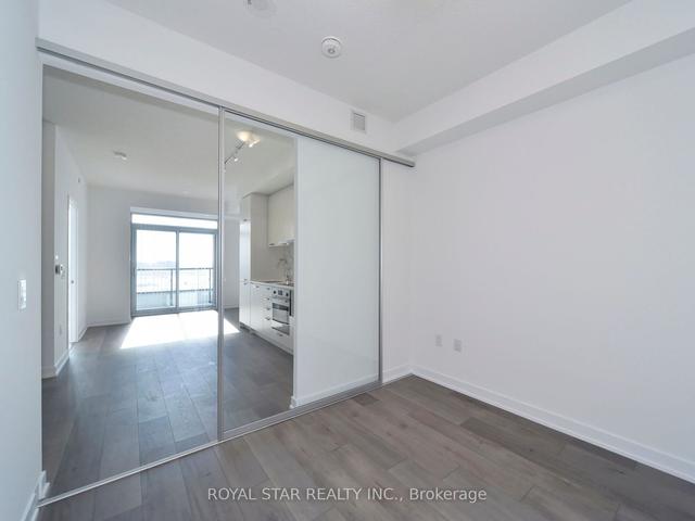 909 - 10 Honeycrisp Cres, Condo with 2 bedrooms, 2 bathrooms and 1 parking in Vaughan ON | Image 13