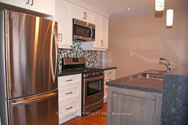 MAIN - 111 Lippincott St, House detached with 2 bedrooms, 1 bathrooms and 0 parking in Toronto ON | Image 6