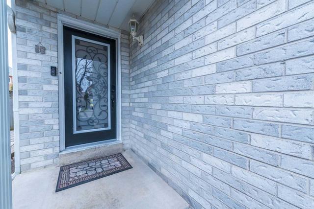 9 Hood Cres, House detached with 4 bedrooms, 3 bathrooms and 2 parking in Brampton ON | Image 1