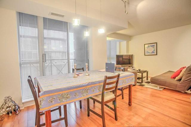 PH19 - 140 Simcoe St, Condo with 2 bedrooms, 1 bathrooms and 1 parking in Toronto ON | Image 6