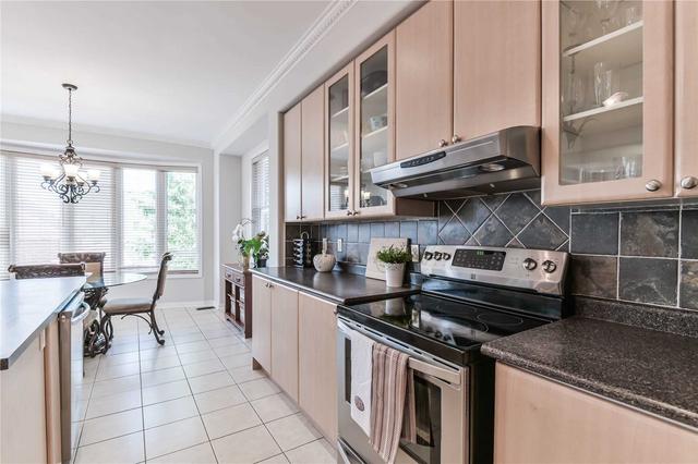 9 Kawartha Lane, House detached with 4 bedrooms, 5 bathrooms and 3 parking in Markham ON | Image 6