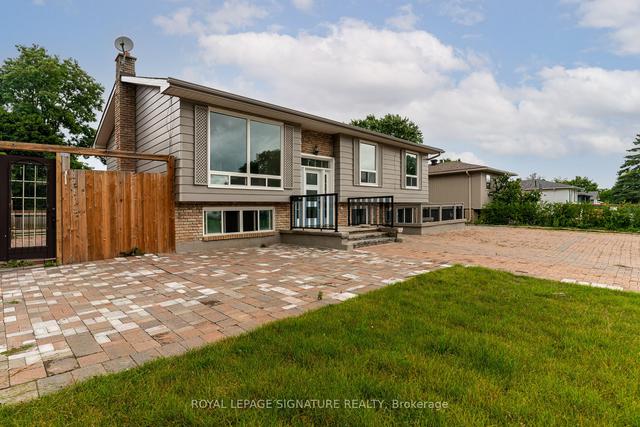 MAIN - 235 Cedar Cres, House detached with 3 bedrooms, 1 bathrooms and 3 parking in Barrie ON | Image 12