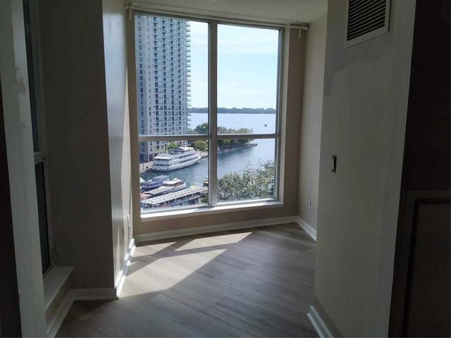 803 - 208 Queens Quay W, Condo with 2 bedrooms, 2 bathrooms and 0 parking in Toronto ON | Image 20