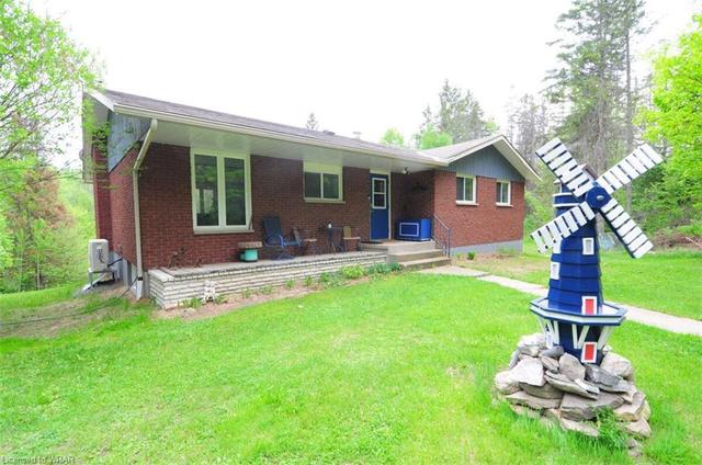5585 Highway 63, House detached with 4 bedrooms, 2 bathrooms and 4 parking in North Bay ON | Image 1