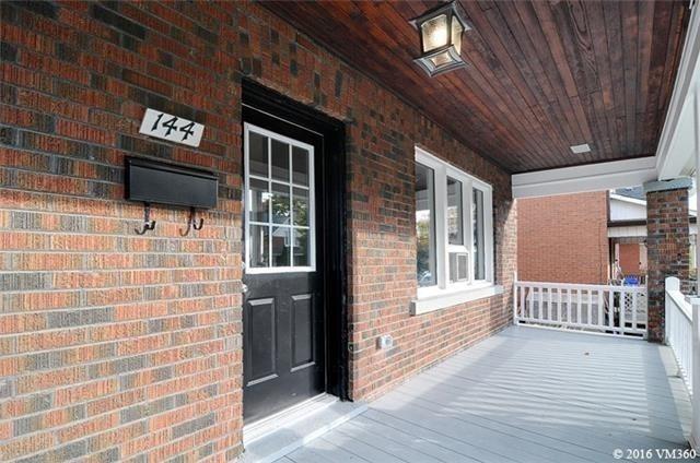 MAIN - 144 Agnes St, House detached with 2 bedrooms, 1 bathrooms and 2 parking in Oshawa ON | Image 2