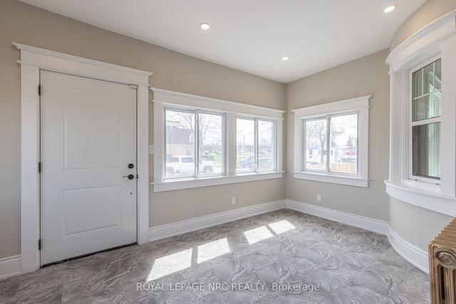 MAIN - 238 W Main St, House detached with 3 bedrooms, 1 bathrooms and 1 parking in Welland ON | Image 18