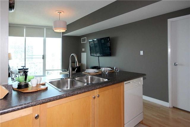 PH17 - 650 Queens Quay W, Condo with 1 bedrooms, 1 bathrooms and 1 parking in Toronto ON | Image 7