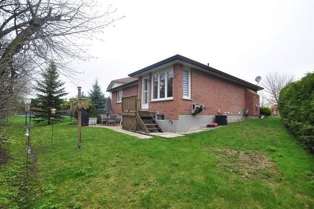 909 Sundance Cir, House detached with 2 bedrooms, 3 bathrooms and 4 parking in Oshawa ON | Image 19