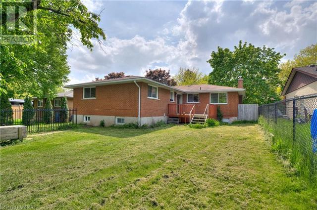 182 Lynnbrook Cres, House other with 6 bedrooms, 3 bathrooms and 5 parking in Waterloo ON | Image 7