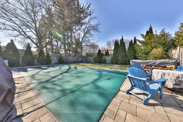 886 Whitney Dr, House detached with 4 bedrooms, 3 bathrooms and 6 parking in Mississauga ON | Image 29