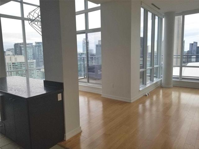 PH2 - 15 Fort York Blvd, Condo with 2 bedrooms, 2 bathrooms and 1 parking in Toronto ON | Image 2