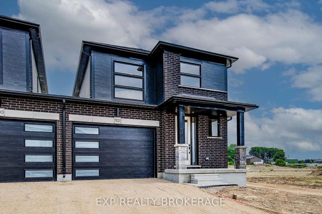 102 Thackeray Way, House semidetached with 3 bedrooms, 3 bathrooms and 3 parking in Minto ON | Image 1