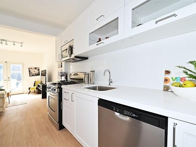 MAIN - 174 Delaware Ave, House detached with 2 bedrooms, 1 bathrooms and 1 parking in Toronto ON | Image 16