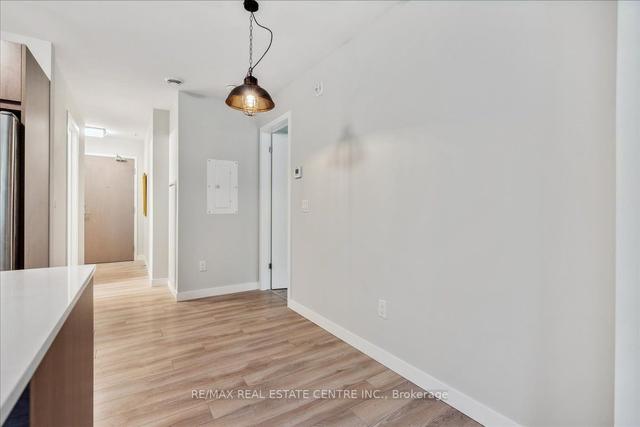 402 - 479 Charlton Ave E, Condo with 1 bedrooms, 1 bathrooms and 1 parking in Hamilton ON | Image 3