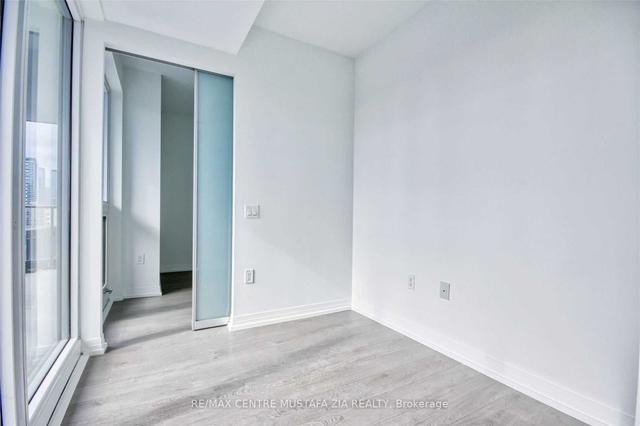 1630 - 251 Jarvis St, Condo with 2 bedrooms, 2 bathrooms and 0 parking in Toronto ON | Image 3