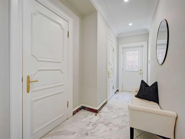 70 Clarendon Ave, House detached with 5 bedrooms, 6 bathrooms and 5 parking in Toronto ON | Image 3