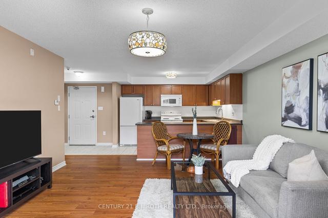 17 - 39 Coulter St, Condo with 2 bedrooms, 1 bathrooms and 1 parking in Barrie ON | Image 2