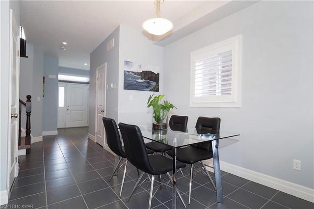 909 Eden Oak Crt, House detached with 3 bedrooms, 2 bathrooms and 4 parking in Kitchener ON | Image 11